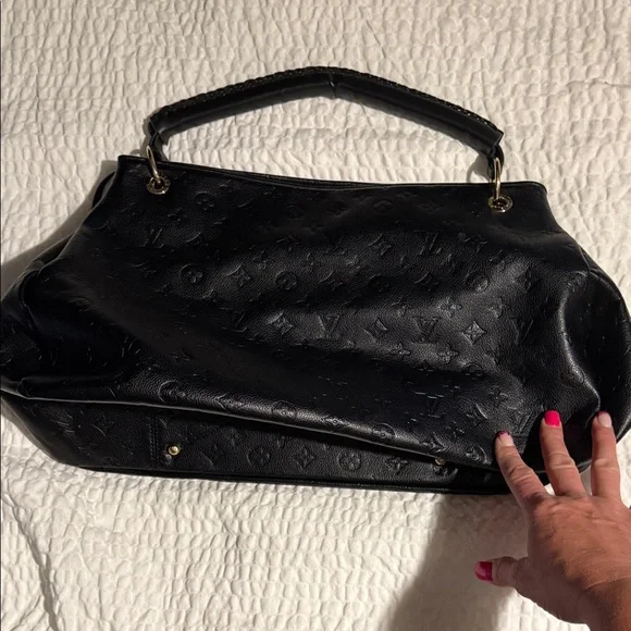 Black Women's Shoulder Bag - Picture 8 of 12